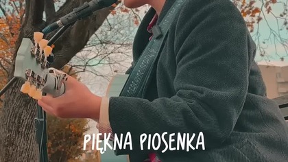 Zawsze jak oglądam film na którym Szymborska go czyta, odpadam totalnie.  Sanah - Nic dwa razy