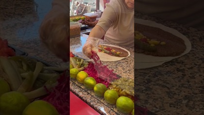 Çiğ köfte!!!! Pyszna wegańska uliczna szama w Turcji! 11 zł za dużą porcję.
