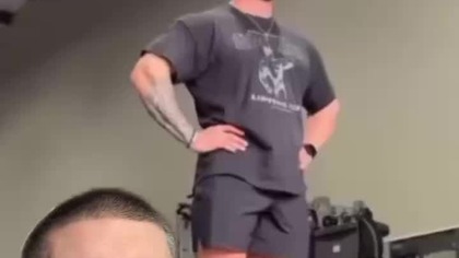 Chris CBum Bumstead i jego KOSMICZNY WYSKOK #shorts #bodybuilding