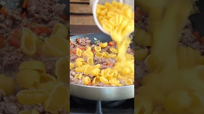 Dziś makaron z mięsem z jednej patelni / Oddaszfartucha