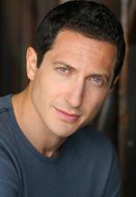 Aktor Sasha Roiz