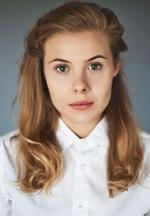 Aktor Karolina Staniec