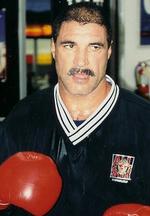 Aktor Dennis Alexio