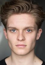 Aktor Tom Glynn-Carney