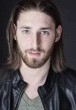 Aktor Adam Bernett