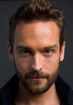 Aktor Tom Mison