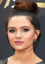 Aktor Katie Stevens