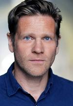Aktor Adam Astill