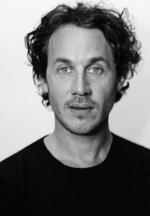 Aktor Dustin Demri-Burns