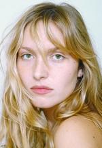 Aktor Joséphine de la Baume