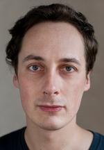 Aktor Tom Bell