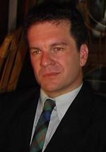 Aktor James With