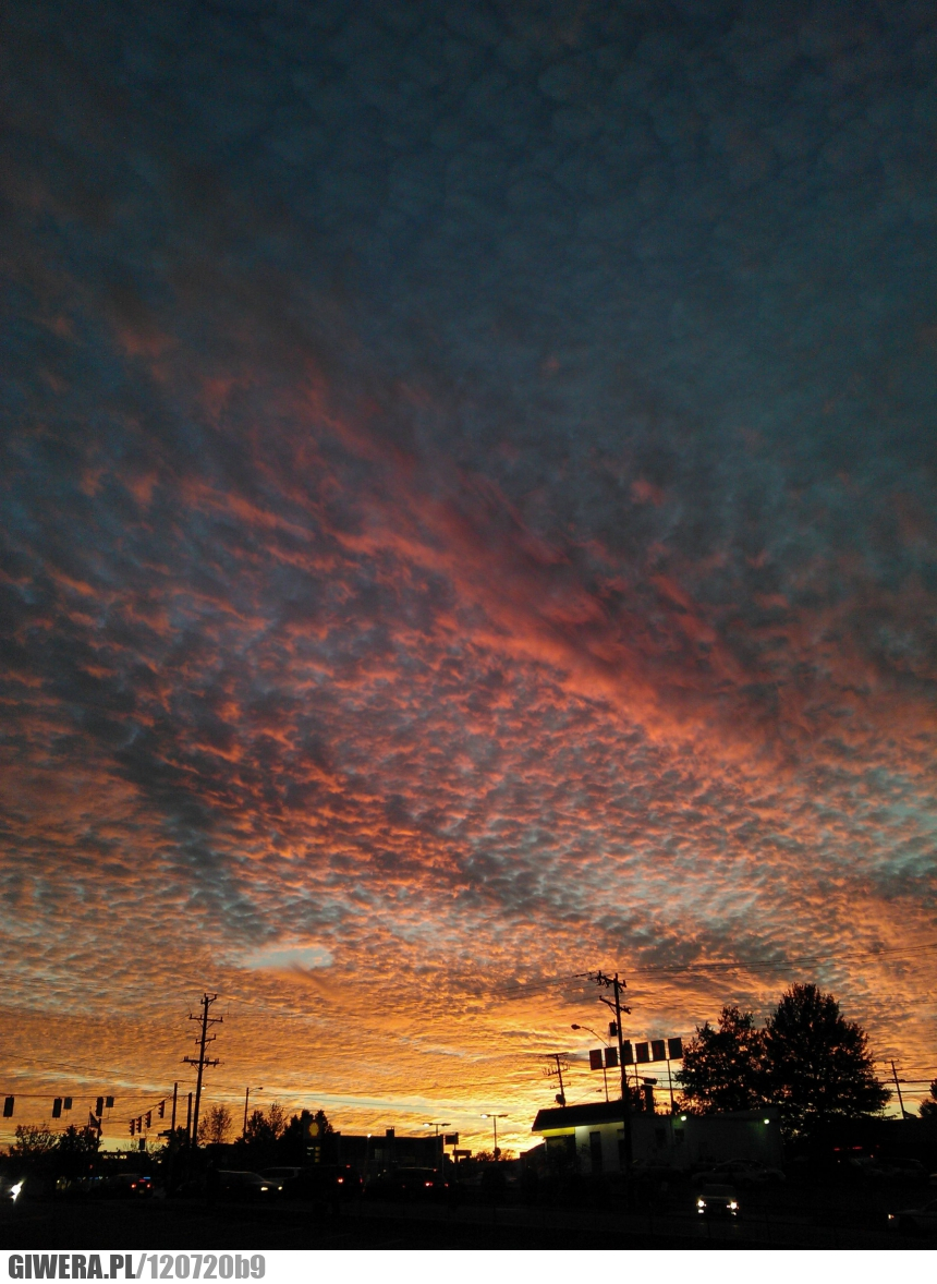 chmury,kolorowe chmury,