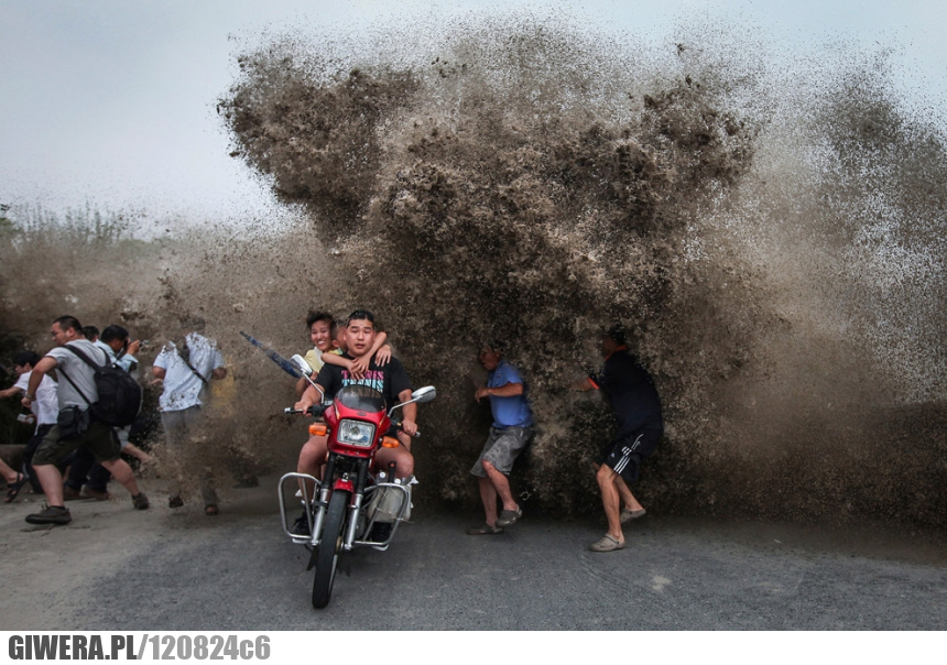 Motor,Motocykl,ucieczka,fala,błoto,