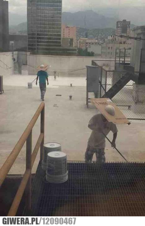 bhp,bezpieczeństwo,praca,kaska,karton