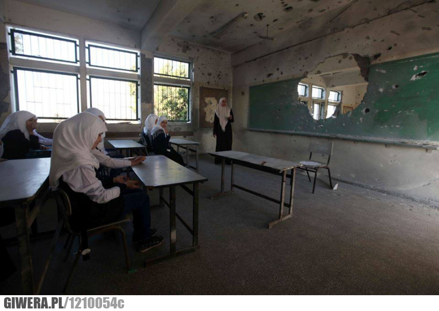 Szkoła,bomba,tablica,wojna,