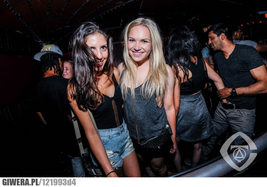 Przyłapani,impreza,laska,ręka w spodniach