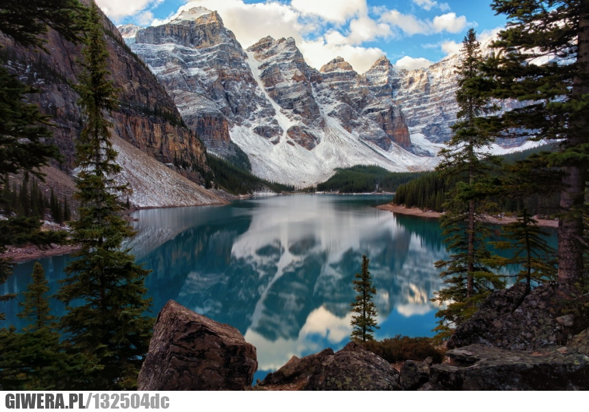 Moraine Lake, Alberta, Canada