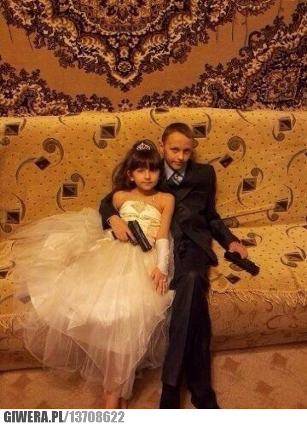 Rosja,dywan,ślub,pistolet