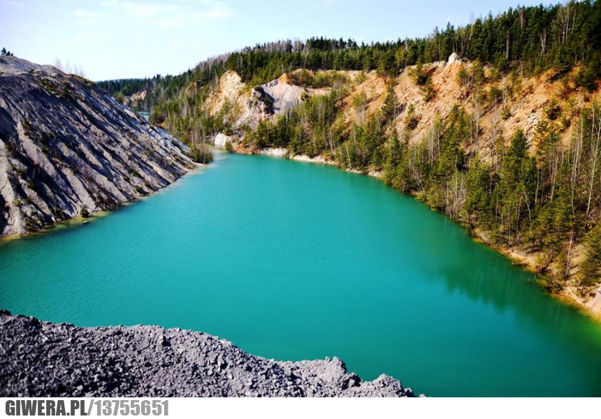 Wiśniówce,Szmaragdowe jeziorko 