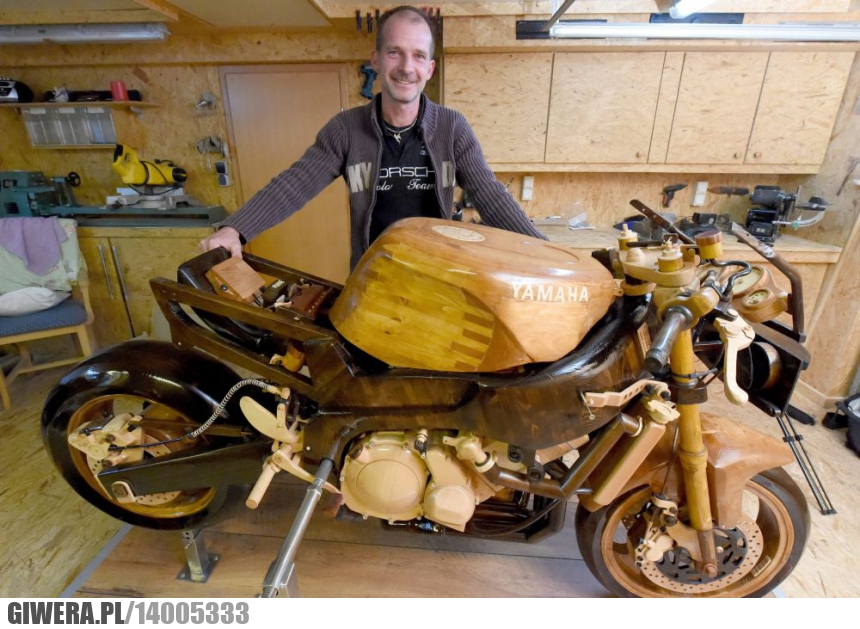 Motor,Yamaha,drewno