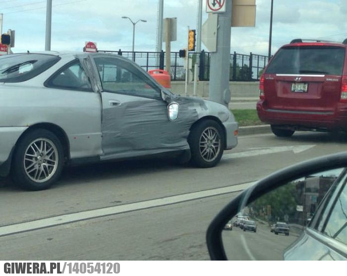 taśma klejąca,rozbite auto