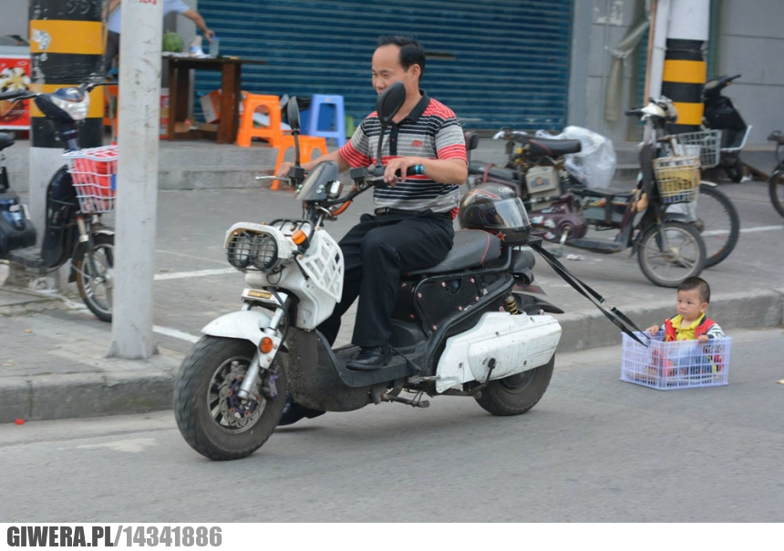 Chiny,Ojciec,skuter