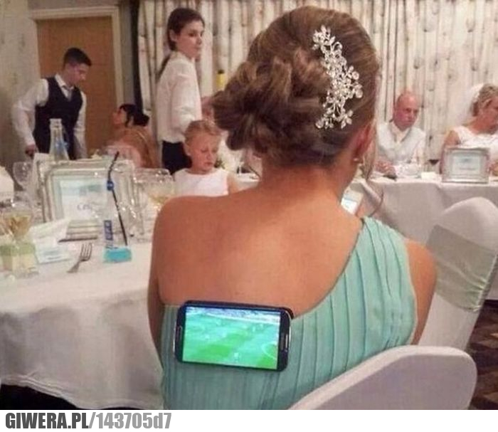 Wesele,mecz,sukienka,telefon
