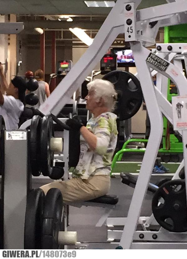 Siłownia,babcia,trening