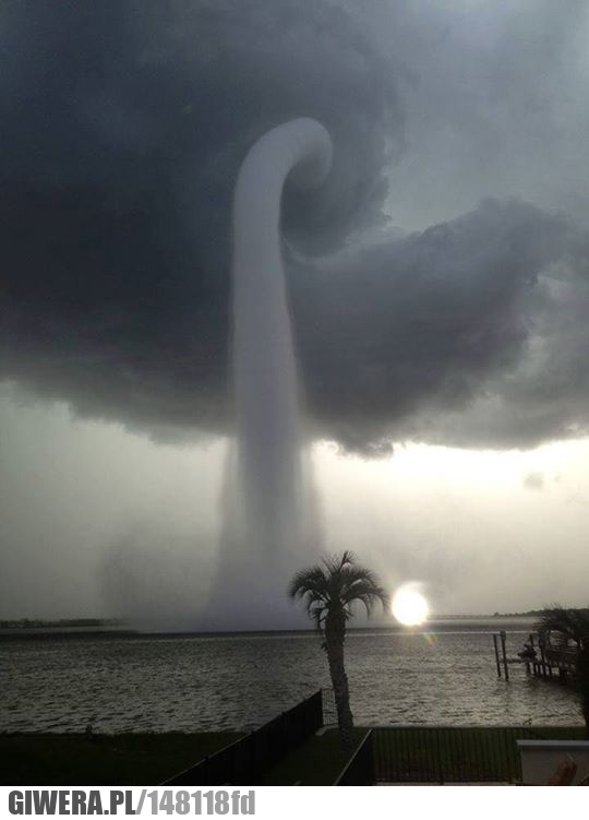 Tornado,woda