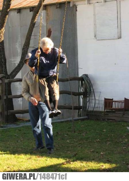 Zabawa,huśtawka,dziadek,babcia