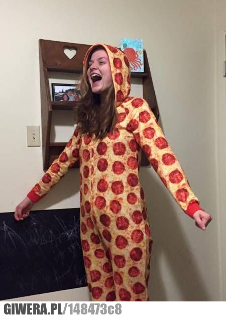 Moda damska,piżama,pizza