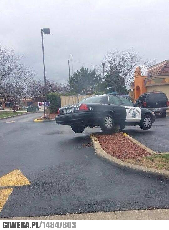 Parkowanie,Policja,Radiowóz