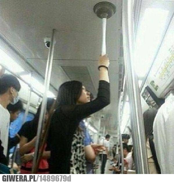 Lifehack,metro,przepychaczka