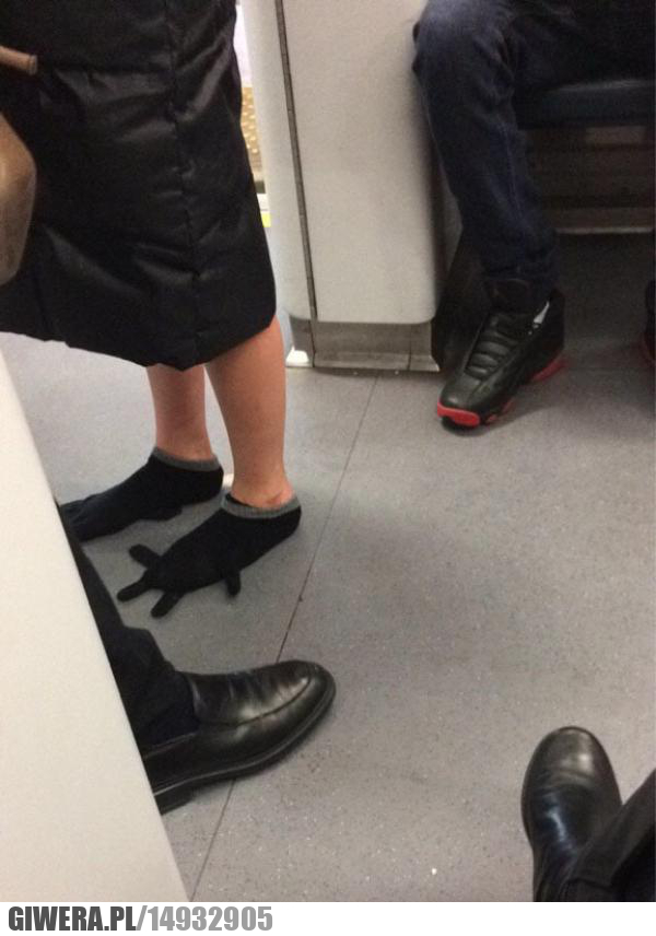 Rękawiczki,skarpetki,zaspany,metro,autobus
