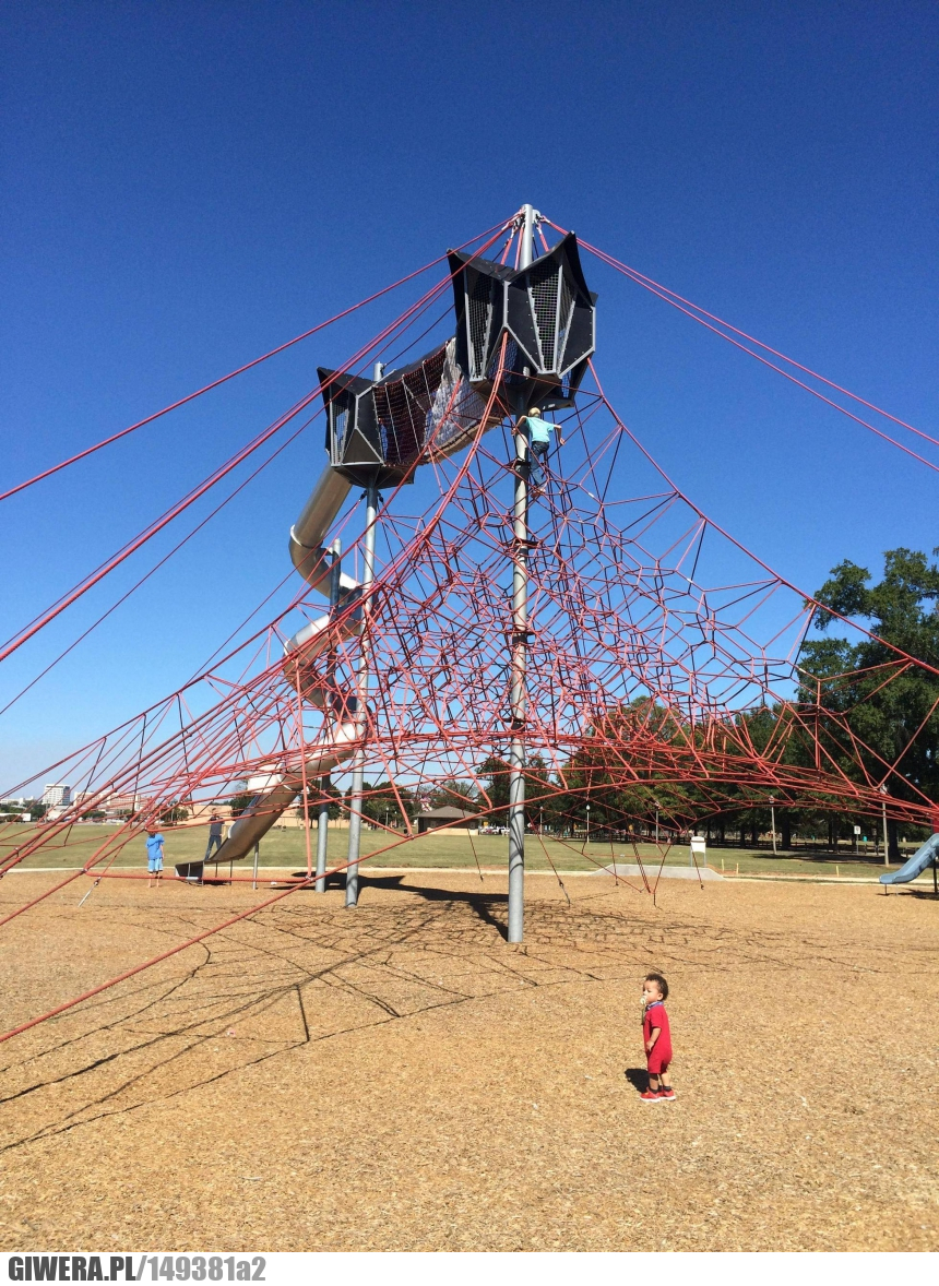 Plac zabaw,Zjeżdżalnia