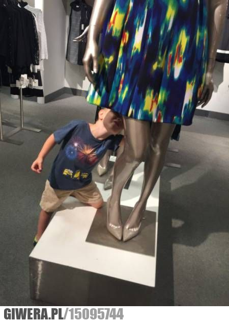 dziecko,manekin,sukienka