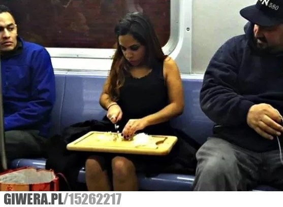 Metro,cebula,deska,krojenie