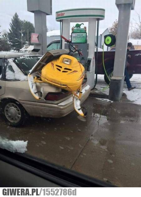 Mistrz przewożenia,skuter śnieżny