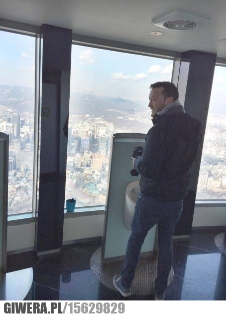 Pisuar,Piękny widok,toaleta