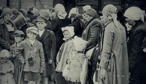 1944: czy należało zbombardować Auschwitz