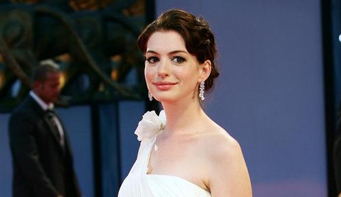 Zbliżenia (2010) - Anne Hathaway