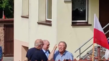 Radny Sejmiku województwa Warmińsko-Mazurskiego Jarosław Słoma wbija na spotkanie z liderem niemieckiego Związku Wypędzonych.  25 lipca, Haus der Heim