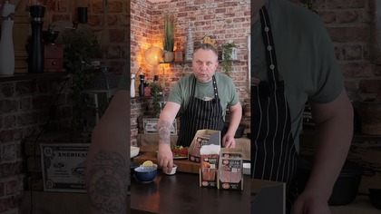 Sałatka z chrupiącą salami i burratą / Oddaszfartucha