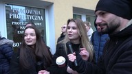DLACZEGO STOJĄ W KOLEJCE PO PĄCZKA W TŁUSTY CZWARTEK?