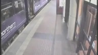 Pijana kobieta wpada pod pociąg