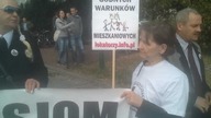 Na marszu byli też przeciwnicy eksmisji i Hanny Gronkiewicz-Waltz: Lokatorzy to nie towar