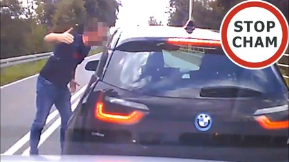 Klasyka gatunku BMW wyjeżdża ze stacji benzynowej, wymusza pierwszeństwo, używam sygnału dźwiękowego i ostre wyhamowanie do zera ze strony kierowcy BMW. Na szczęście nie doszło do kolizji.
12.07.2025 Dobczyce -  DW 967 Myślenice-Łapczyca.