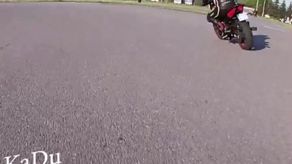 Gaz za wcześnie? Ten błąd niszczy przyczepność! #najczestszebledymotocyklistow