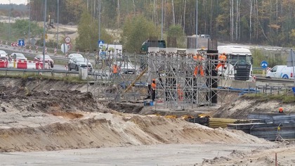 Ruszyła budowa wiaduktu nad DK79 w Jaworznie.  Są już pierwsze konstrukcje